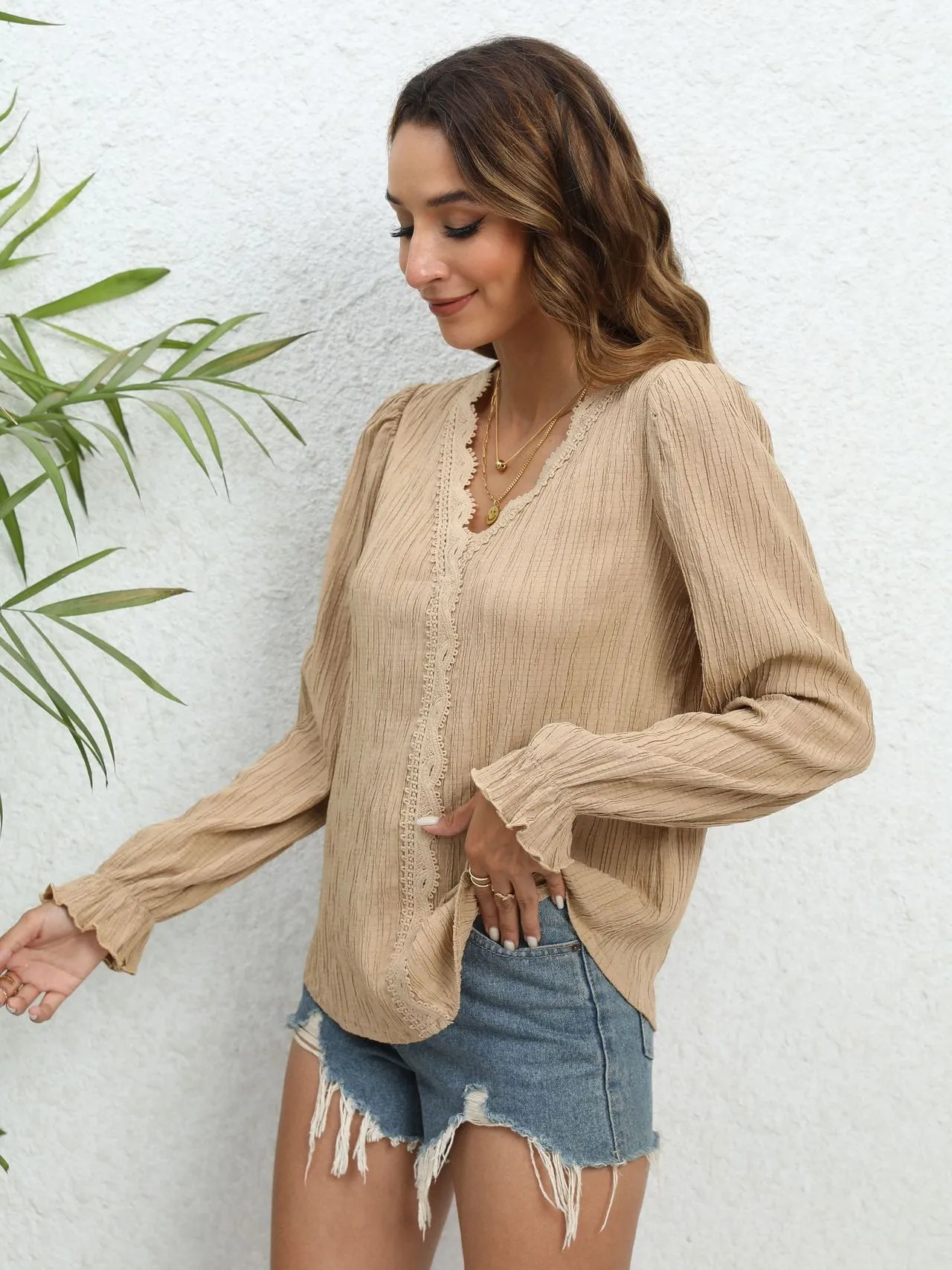 Elegant Ruffled Lace Bubble Sleeves Blouse