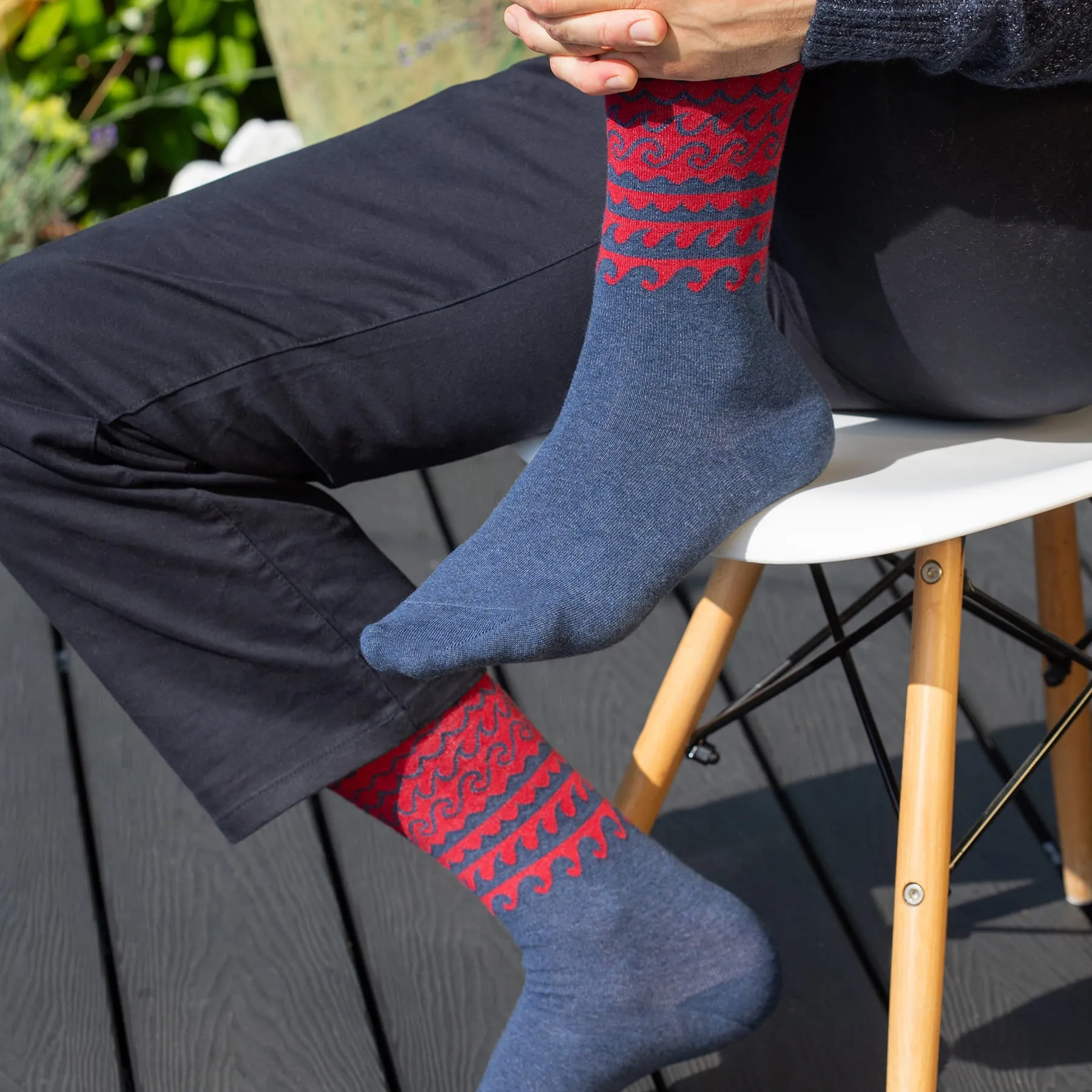 Wave Men's Socks - Red